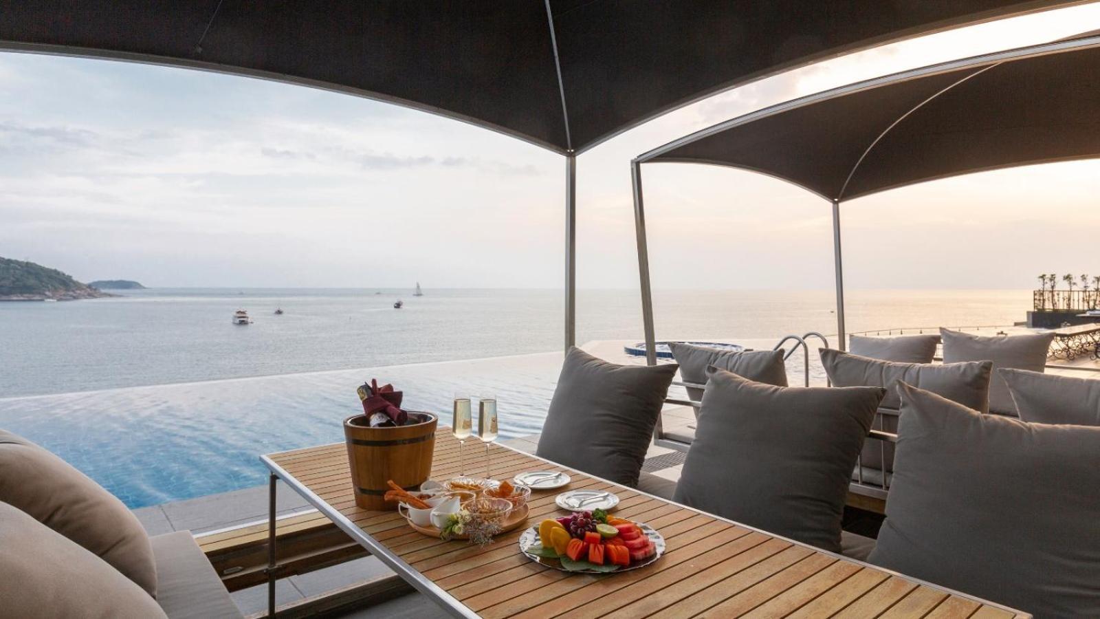 Villa Thousand Cliffs Nai Harn Buitenkant foto